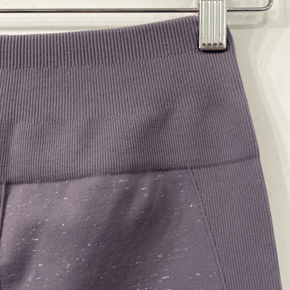 Lululemon Free To Flow Crop 17” Magnum/White size 6 - Picture 10 of 15